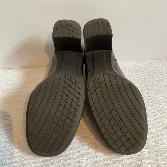 Bass Galaxy Women’s Brown Leather Heel Shoe Size 7.5M - Picture 11 of 14